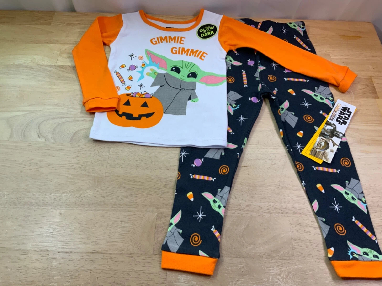 New Girl’s Star Wars/Mandalorian Halloween PJ Set Grogu saysGimmie Gimmie—GLOWS*
