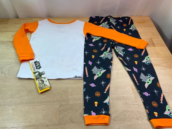 New Girl’s Star Wars/Mandalorian Halloween PJ Set Grogu saysGimmie Gimmie—GLOWS*